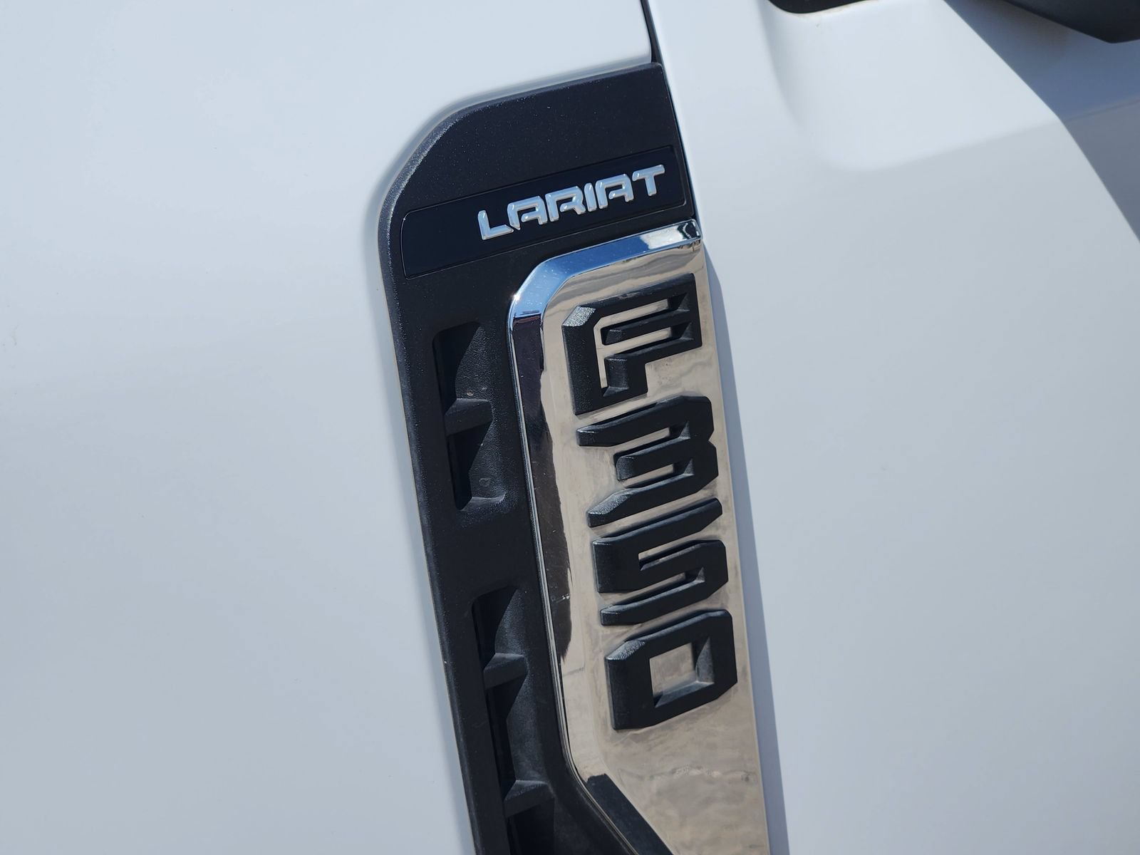 Used 2024 Ford F350 Lariat w/ Lariat Ultimate Package AWD/4WD image 13