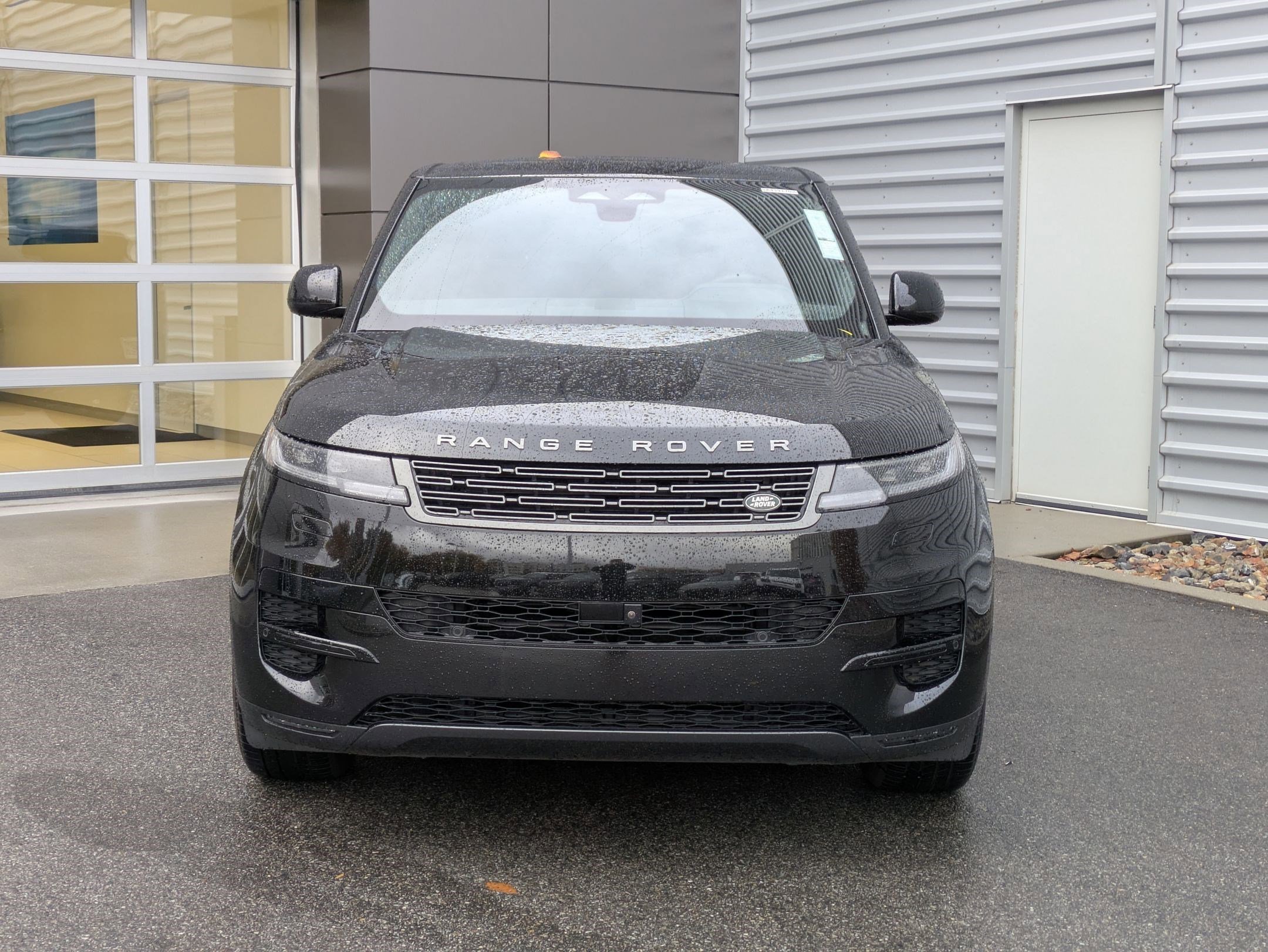 Used 2025 Land Rover Range Rover Sport image 11