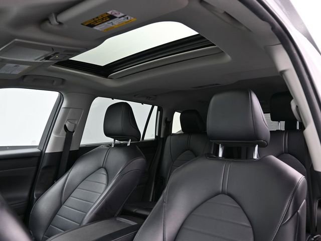Certified 2023 Toyota Highlander XLE image 20
