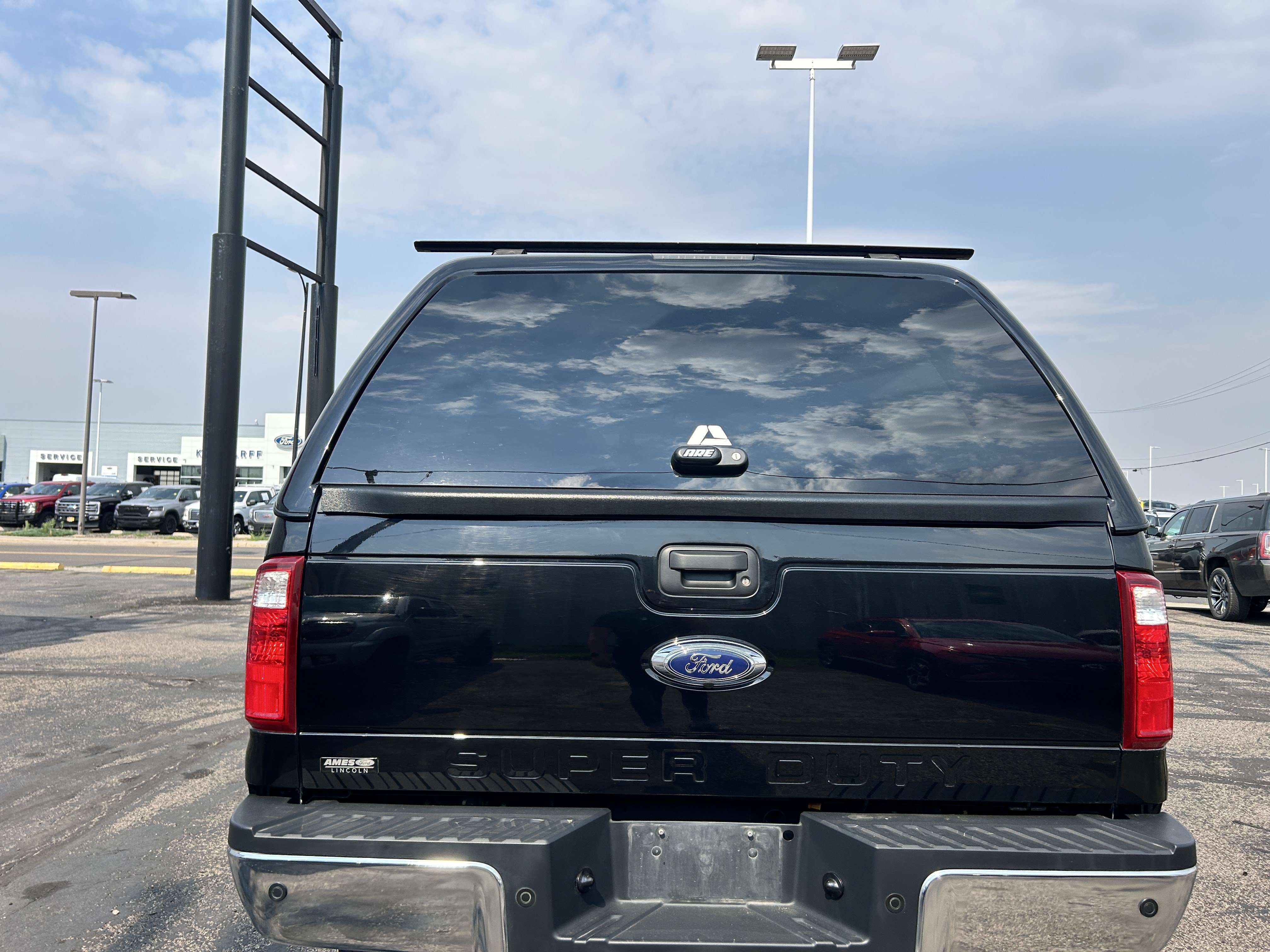 Used 2016 Ford F250 Lariat w/ Lariat Ultimate Package AWD/4WD image 4