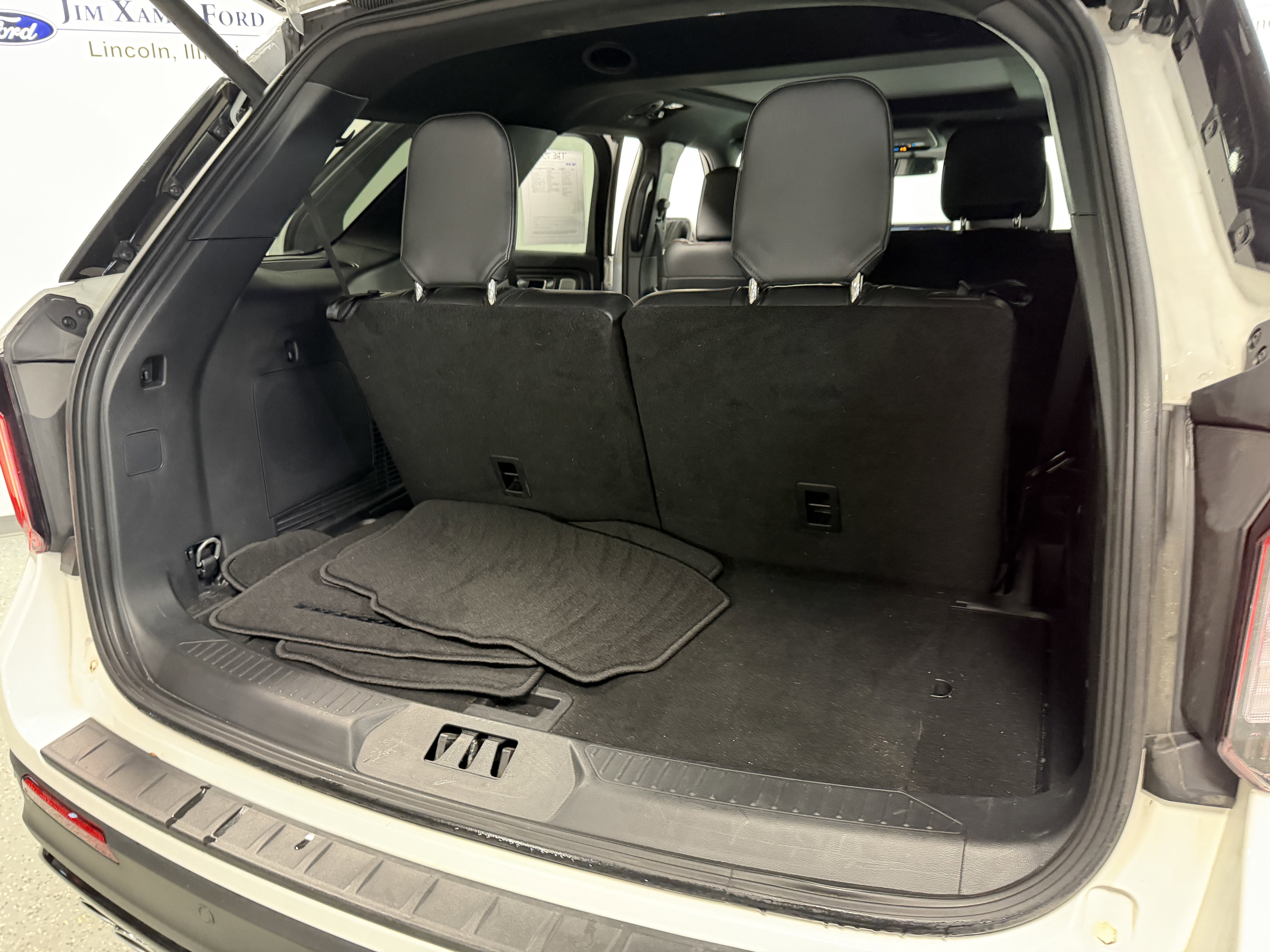 Used 2025 Ford Explorer ST image 33