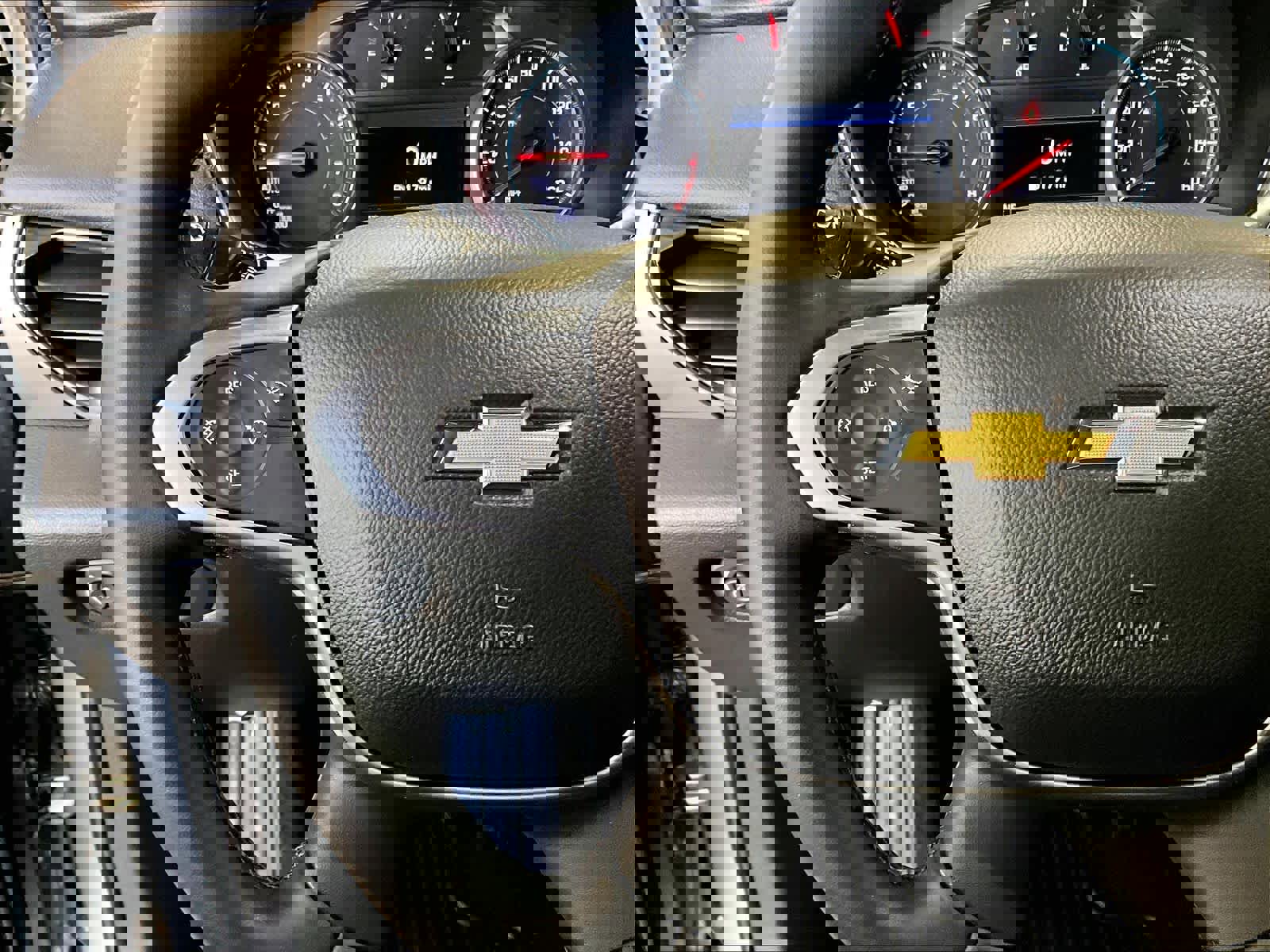 Used 2023 Chevrolet Traverse LT image 24