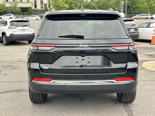New 2025 Jeep Grand Cherokee Limited w/ Luxury Tech Group II AWD/4WD image 3