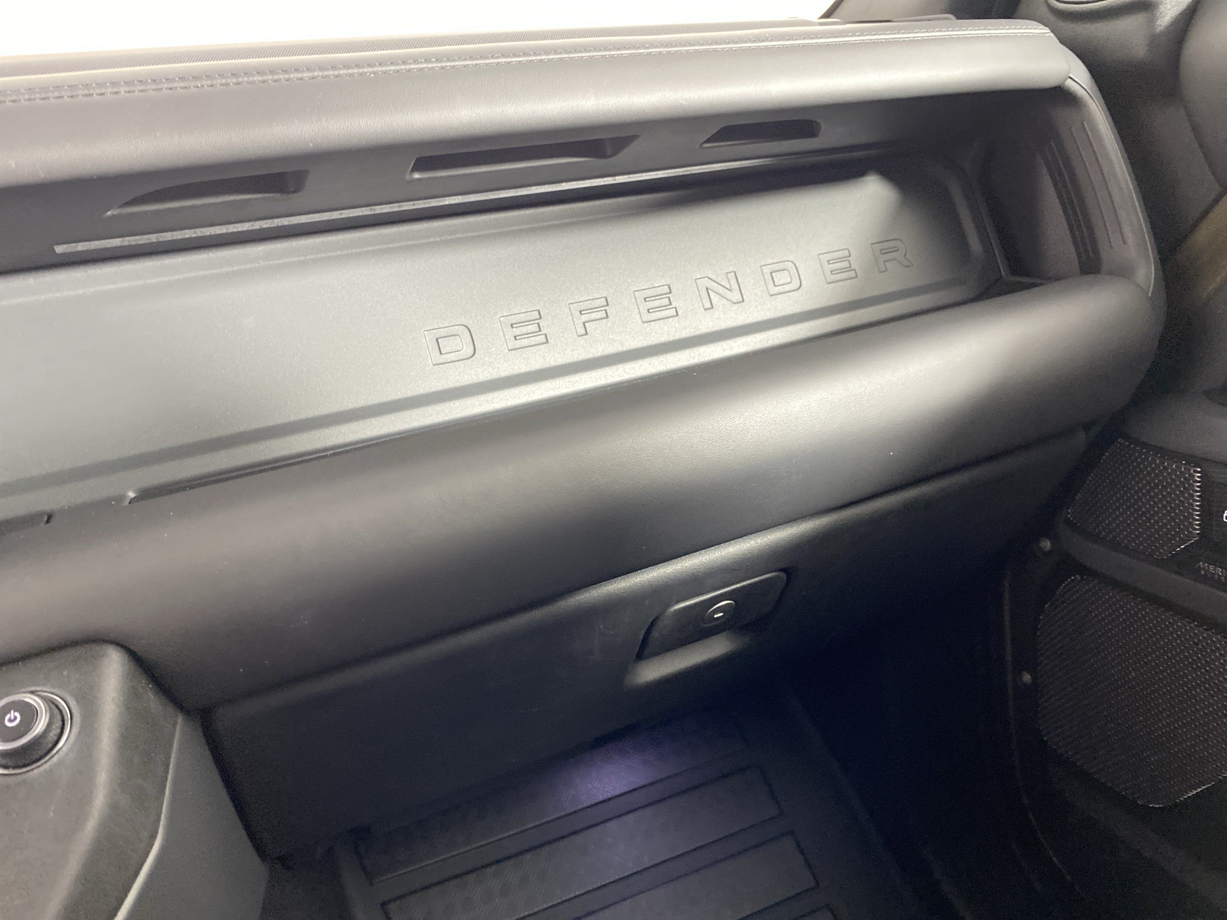 Used 2022 Land Rover Defender 110 X AWD/4WD image 32