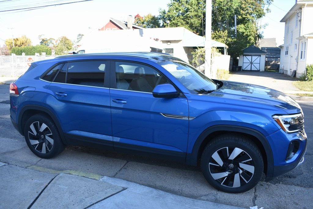 Used 2024 Volkswagen Atlas Cross Sport SE image 5