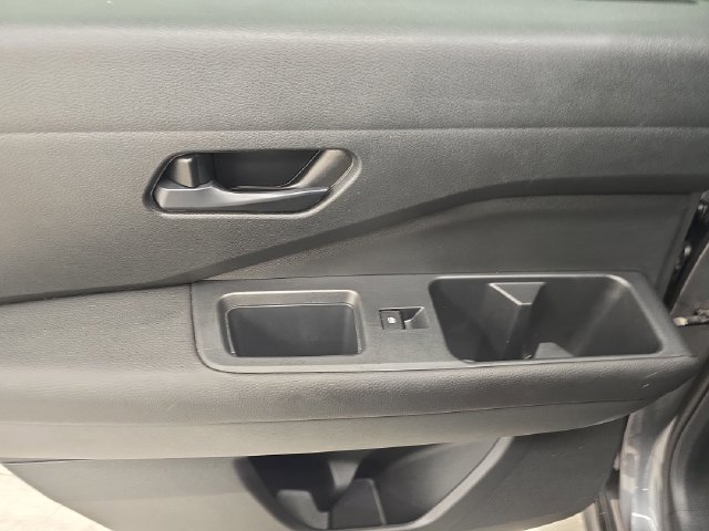 Used 2025 Nissan Pathfinder SV FWD image 20