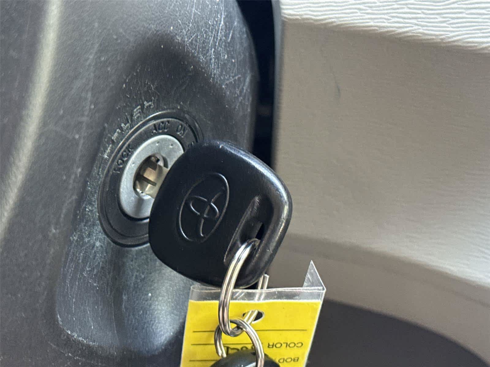 Used 2014 Toyota Sienna LE AWD/4WD image 29
