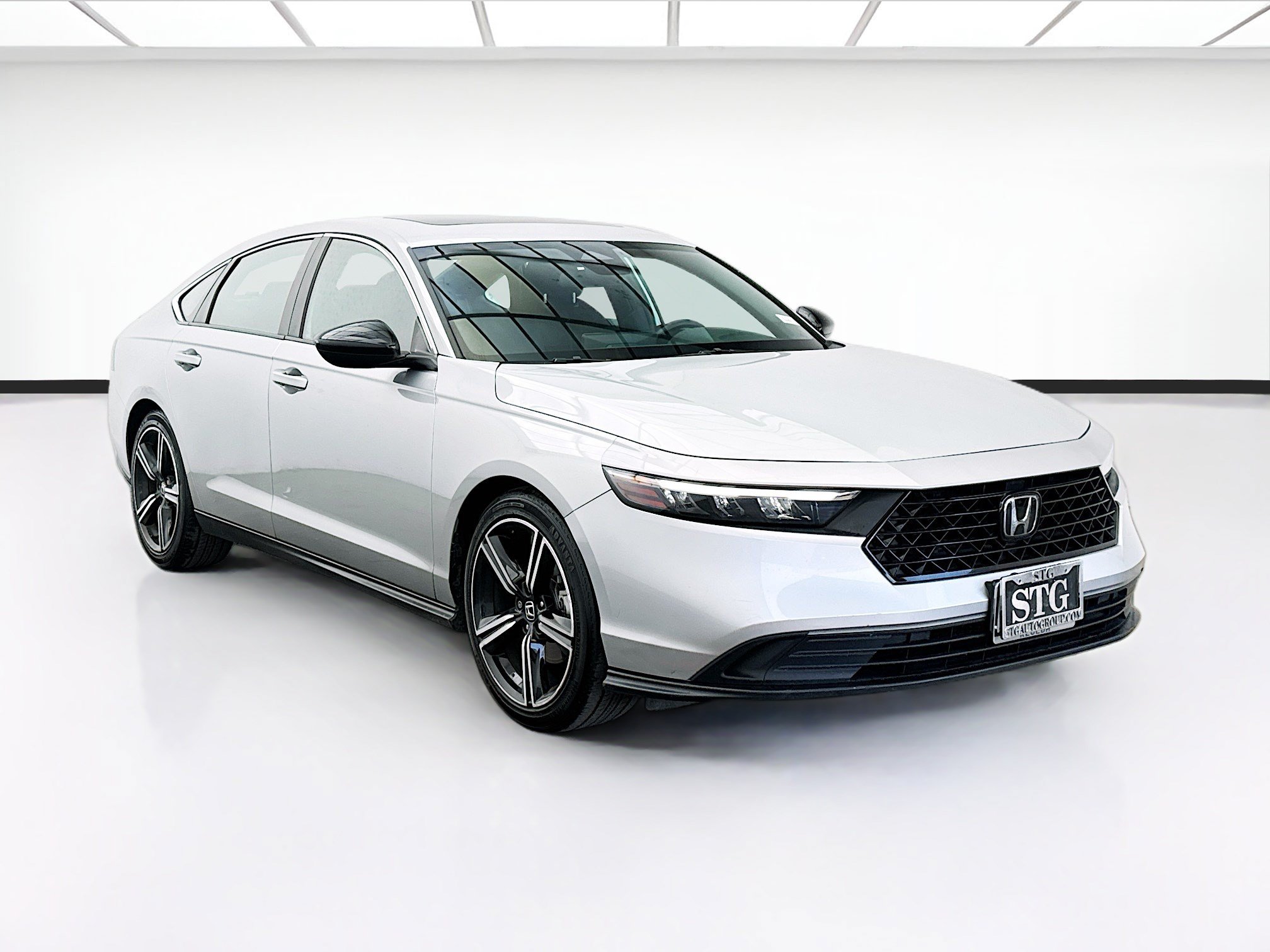 Used 2024 Honda Accord Sport image 3