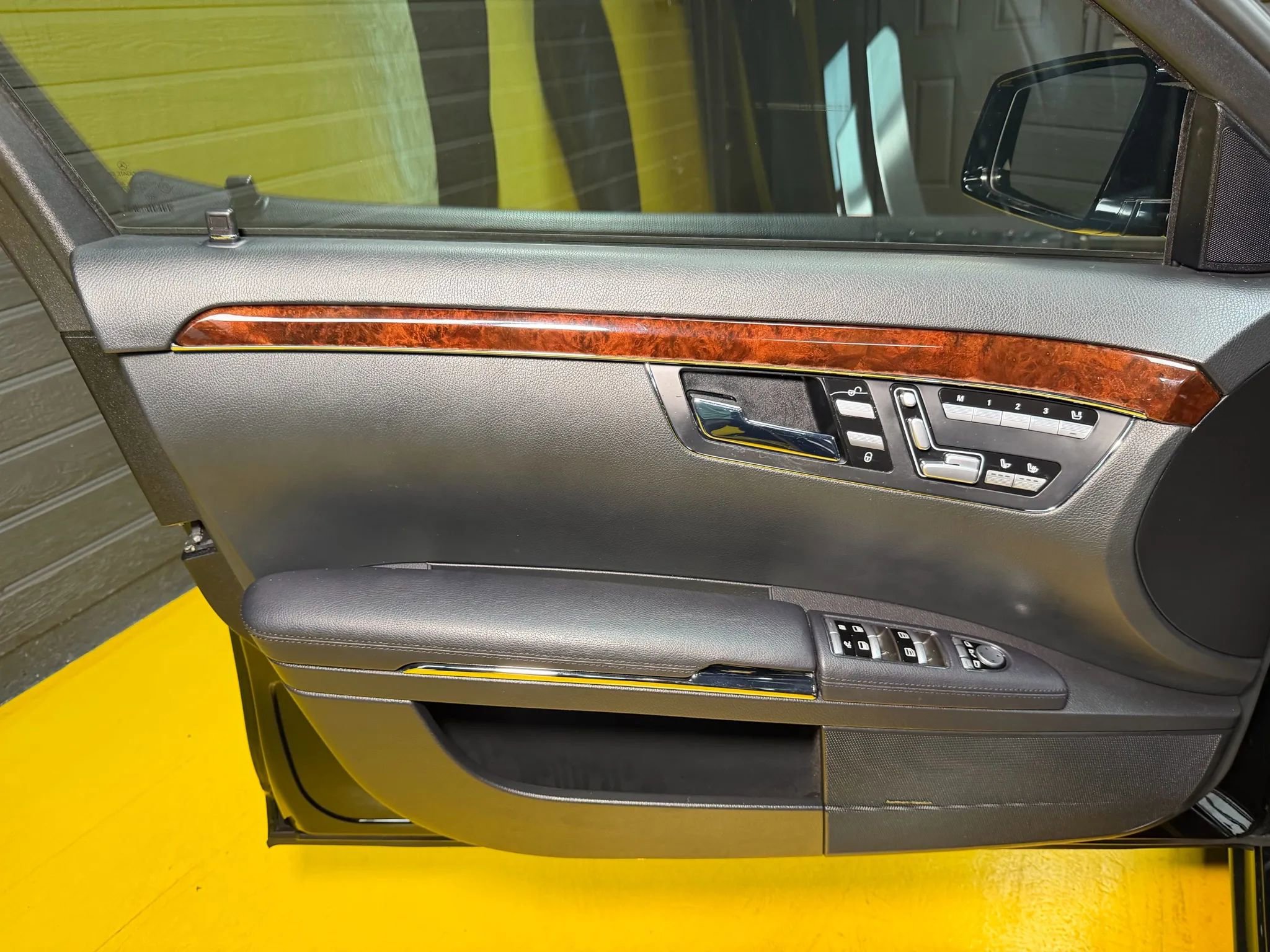 Used 2013 Mercedes-Benz S 550 w/ Sport Pkg Plus One image 33