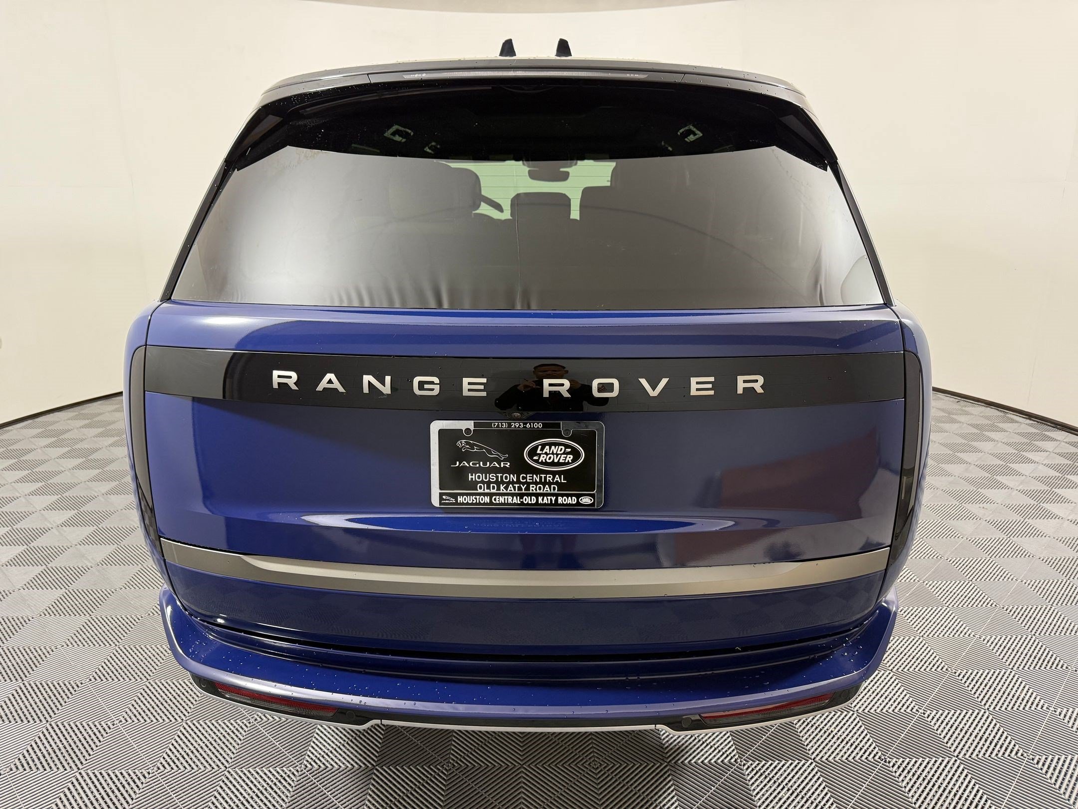 New 2026 Land Rover Range Rover Long Wheelbase SE AWD/4WD image 11