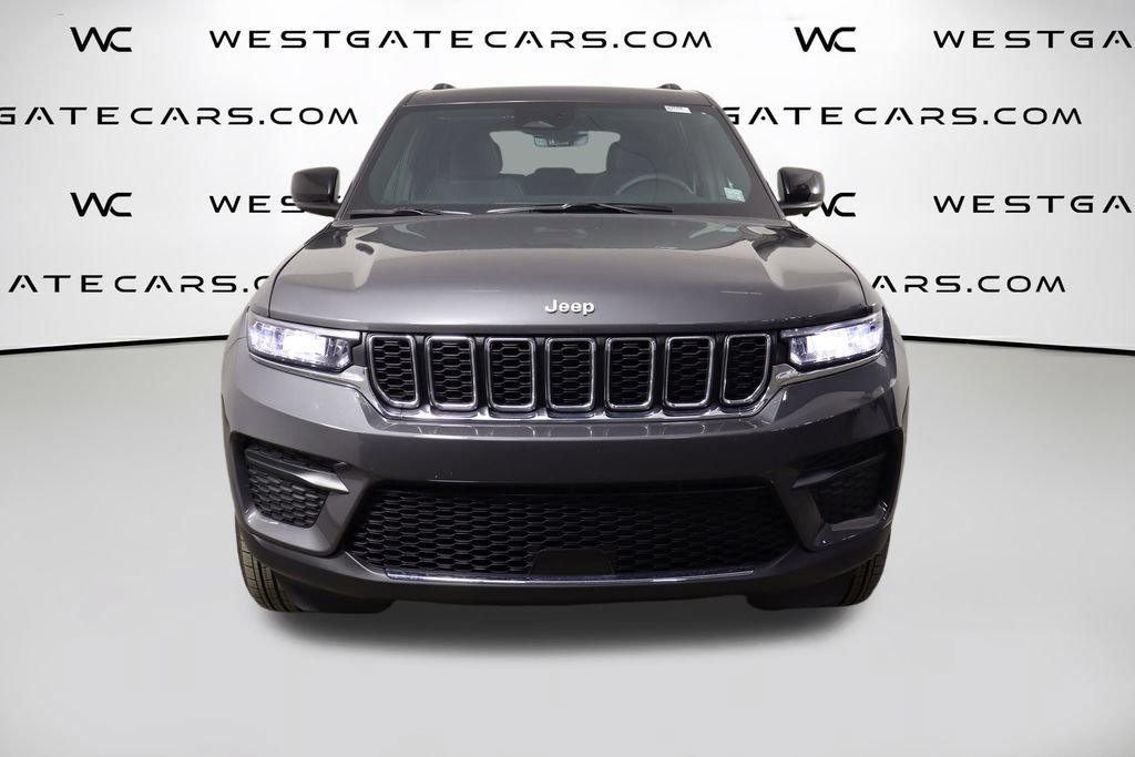 Used 2025 Jeep Grand Cherokee 4WD image 2