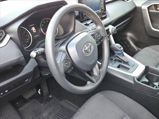 Used 2021 Toyota RAV4 XLE w/ Convenience Package FWD image 10