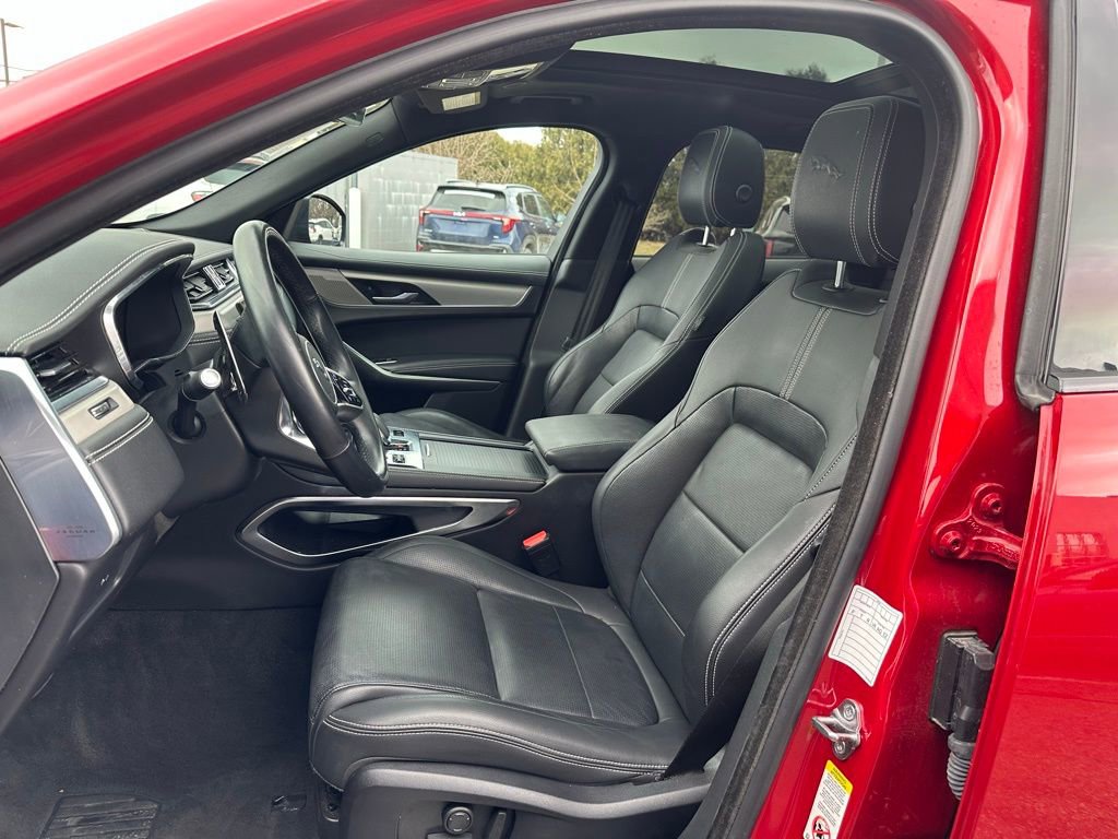 Used 2024 Jaguar F-PACE R-Dynamic S image 13