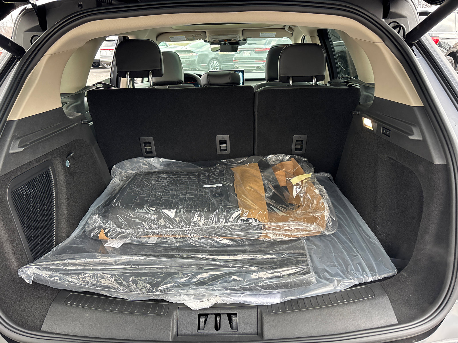 New 2026 Lincoln Corsair Premiere image 9