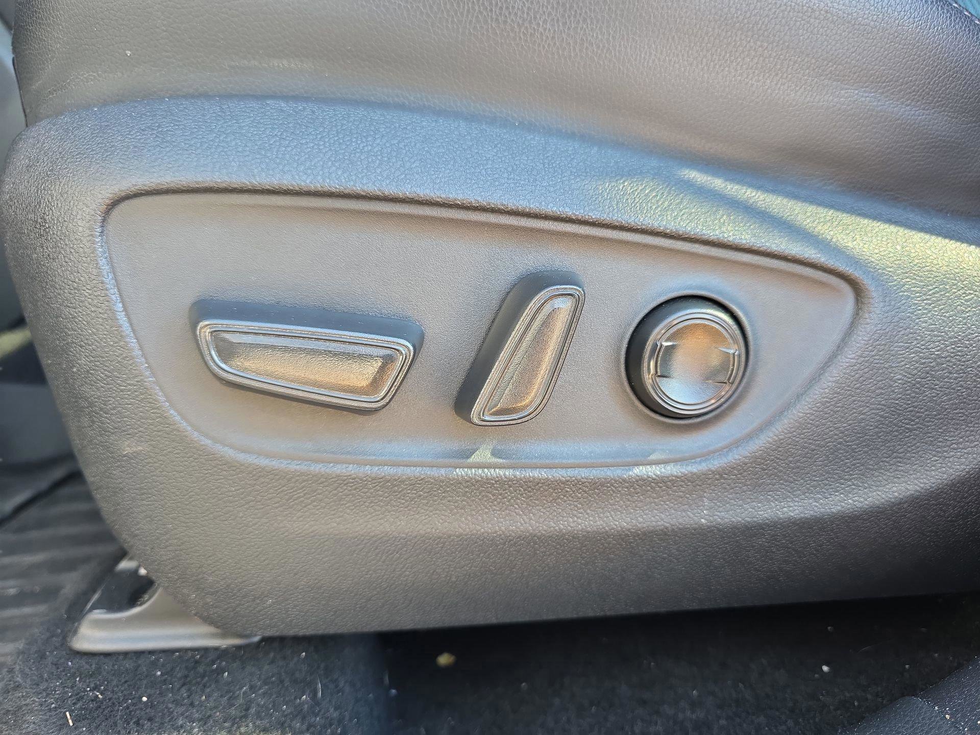 Used 2023 Toyota Highlander Platinum image 16