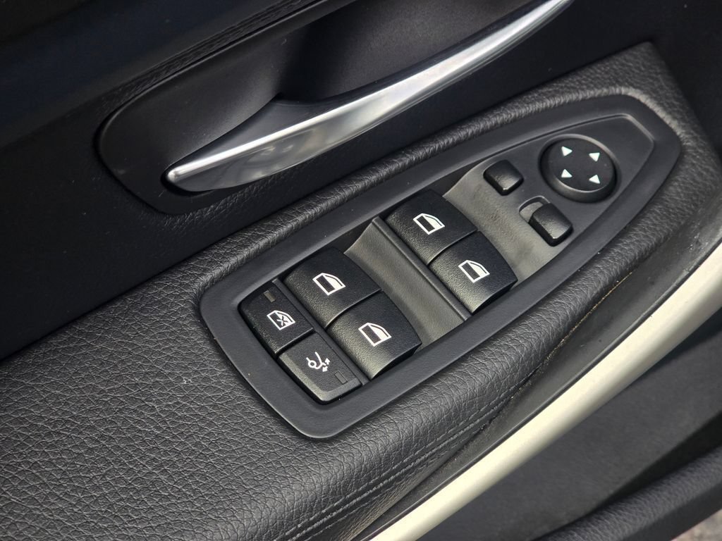 Used 2014 BMW 328i Gran Turismo xDrive AWD/4WD image 25