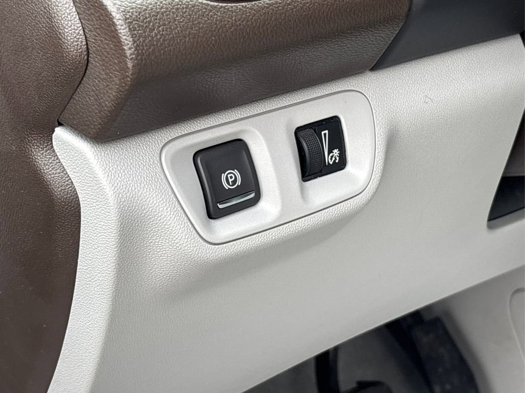 Used 2023 GMC Acadia SLE w/ LPO, Floor Liner Package image 32