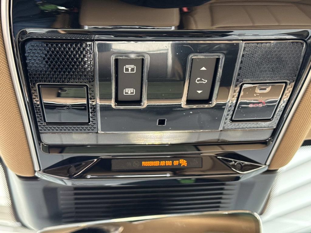 New 2026 Land Rover Range Rover Long Wheelbase SE image 22