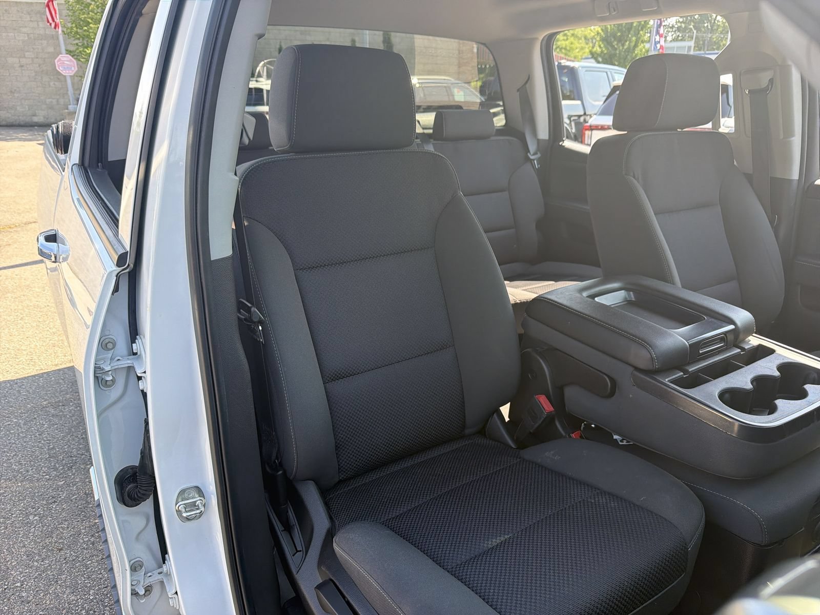 Used 2018 Chevrolet Silverado 1500 LT w/ All Star Edition AWD/4WD image 22