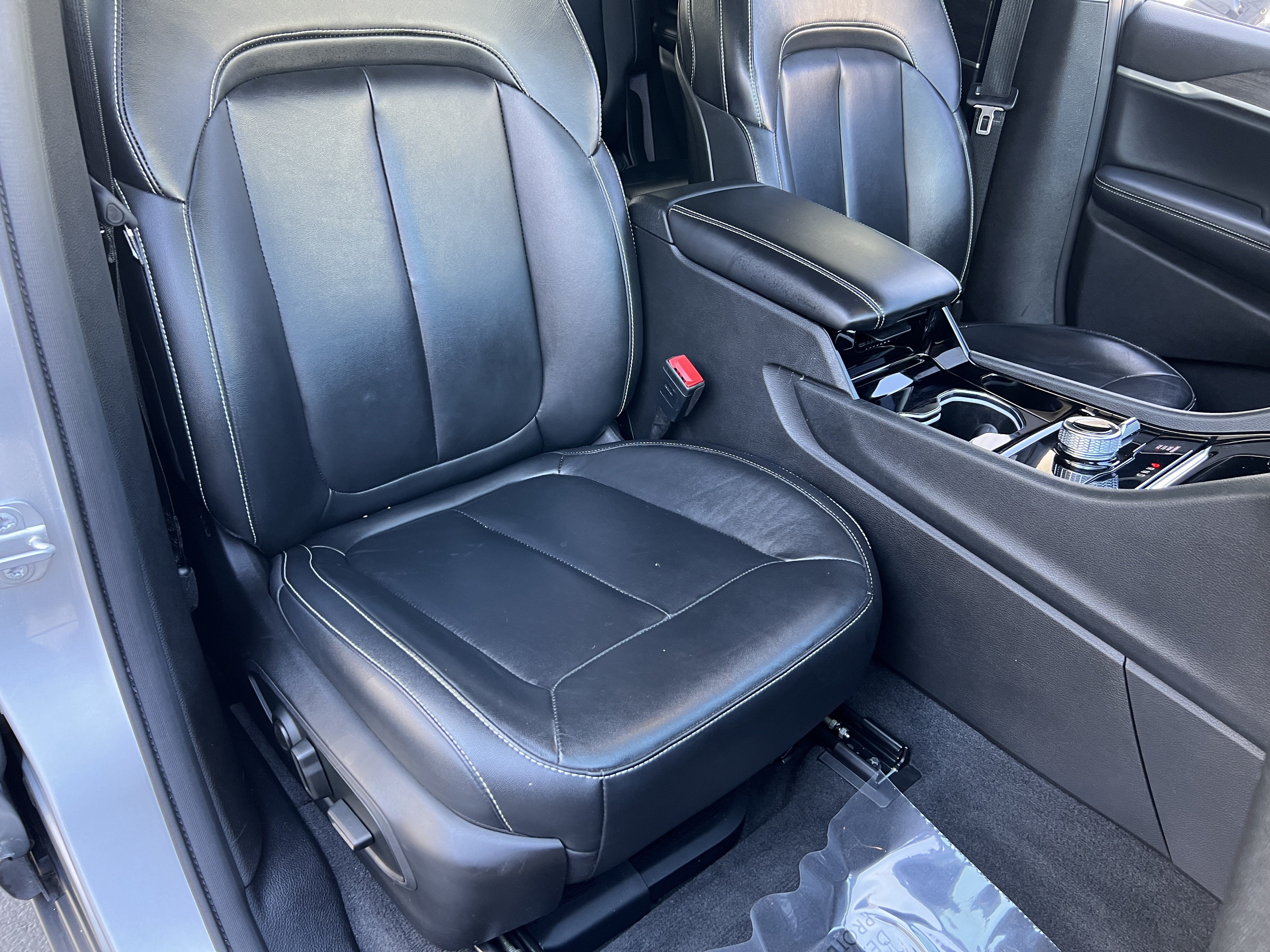 Used 2021 Jeep Grand Cherokee L Limited AWD/4WD image 27