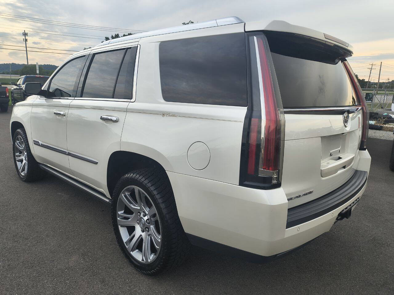 Used 2015 Cadillac Escalade Premium image 8
