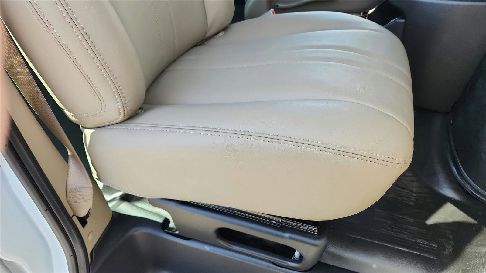 New 2026 Chevrolet Express 2500 Extended RWD image 19