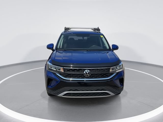 Used 2022 Volkswagen Taos SE FWD image 3
