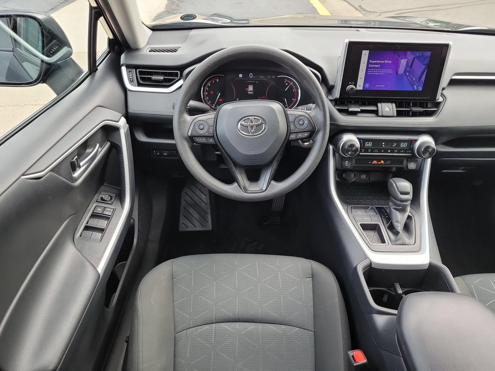 Used 2025 Toyota RAV4 XLE FWD image 26