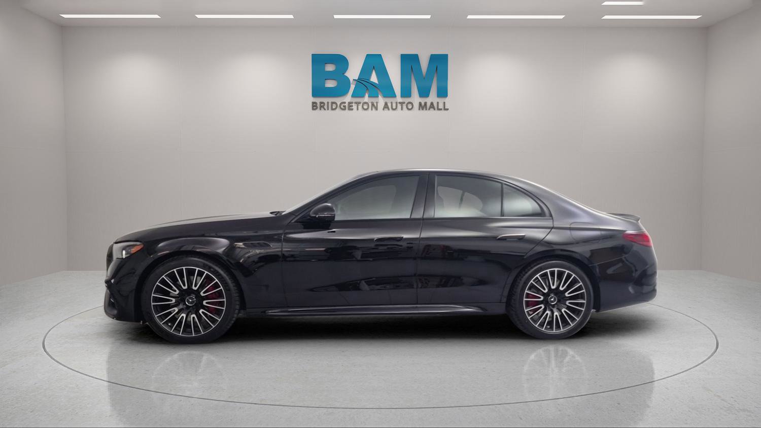 Used 2026 Mercedes-Benz E 53 AMG e 4MATIC Sedan image 4