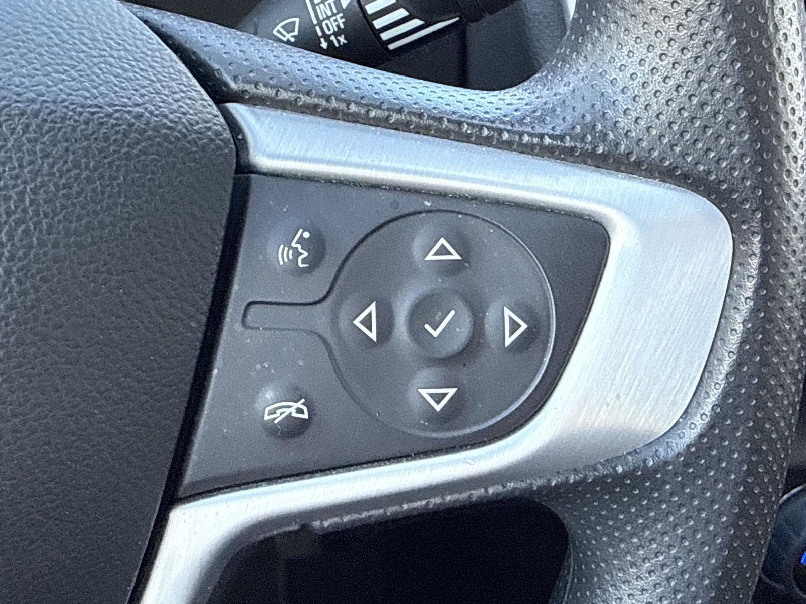 Used 2023 GMC Terrain SLE w/ Driver Convenience Package image 19