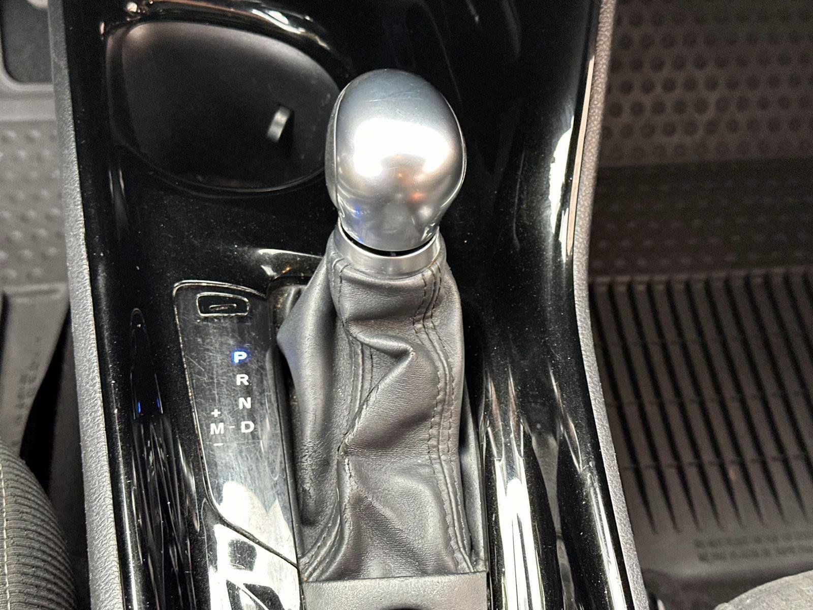 Used 2019 Toyota C-HR XLE FWD image 23