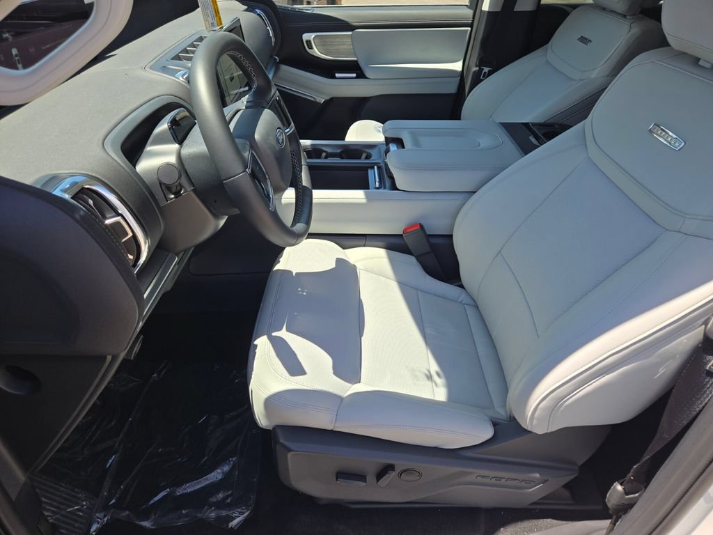 New 2026 Ford Expedition Max Platinum w/ Driver's Package AWD/4WD image 9