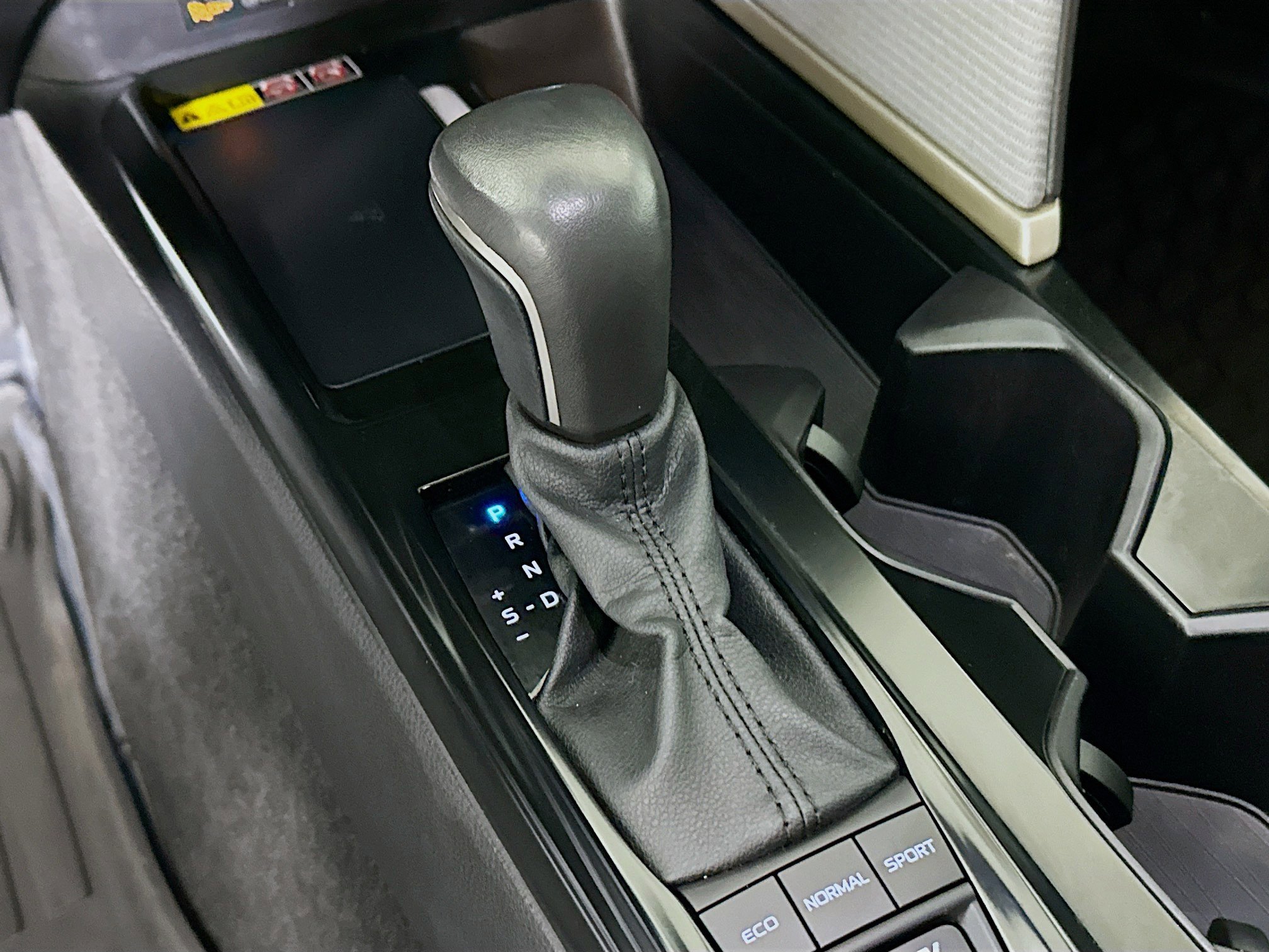 Used 2025 Toyota Camry SE FWD image 21