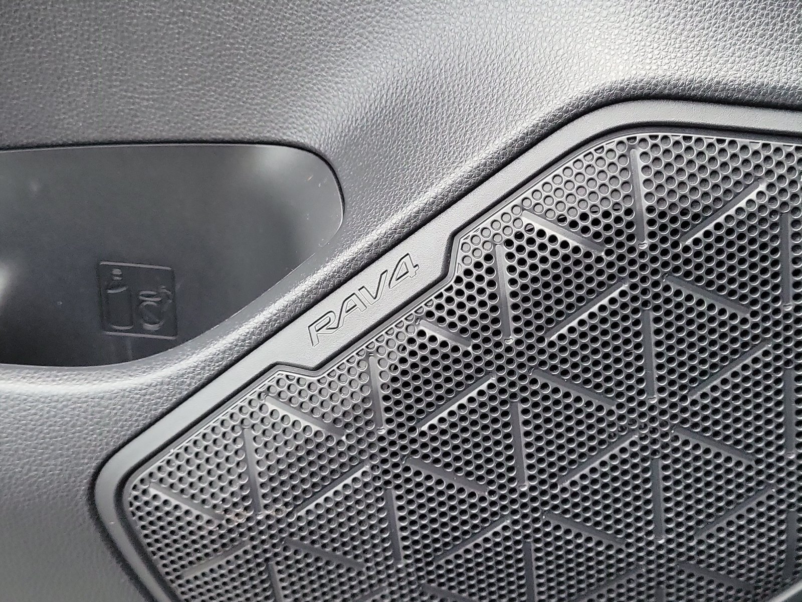 Used 2019 Toyota RAV4 XLE Premium FWD image 20
