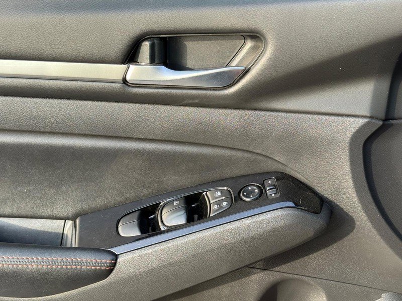 Used 2025 Nissan Altima 2.5 SR FWD image 21