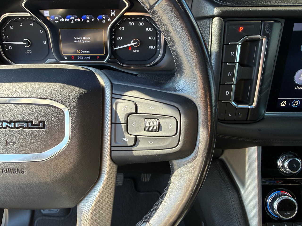 Used 2021 GMC Yukon XL Denali w/ Advanced Technology Package image 24