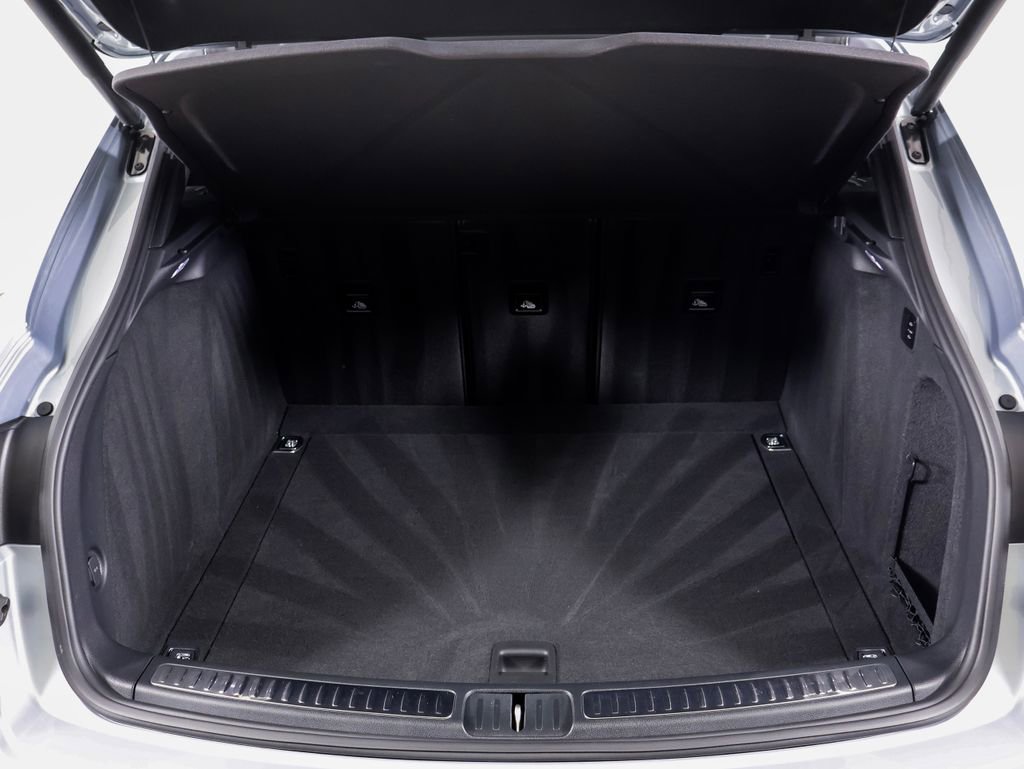 Certified 2024 Porsche Macan w/ Premium Plus Package image 36