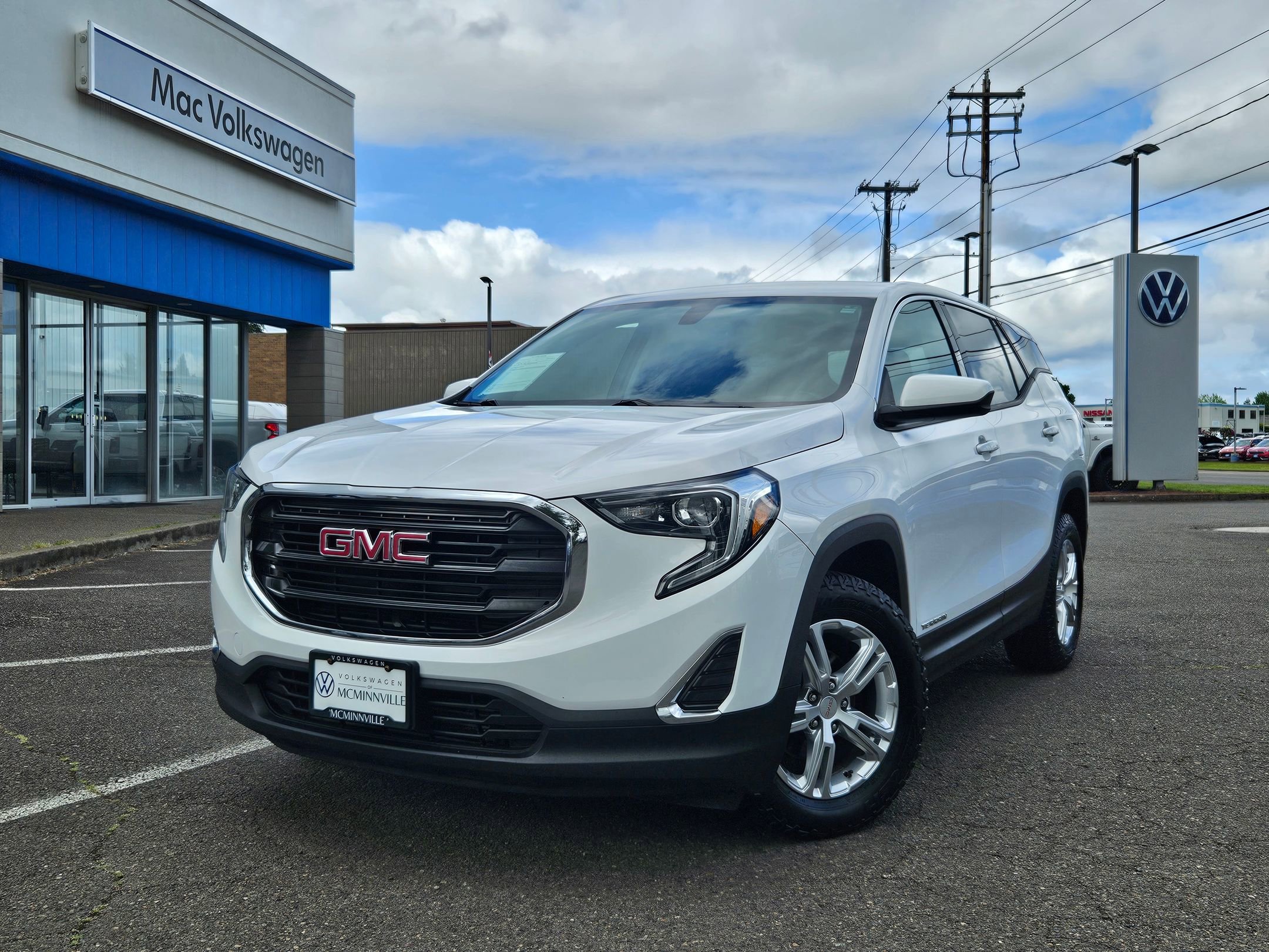 Used 2018 GMC Terrain SLE image 1