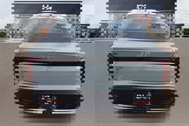 New 2025 Kia K4 LXS image 4