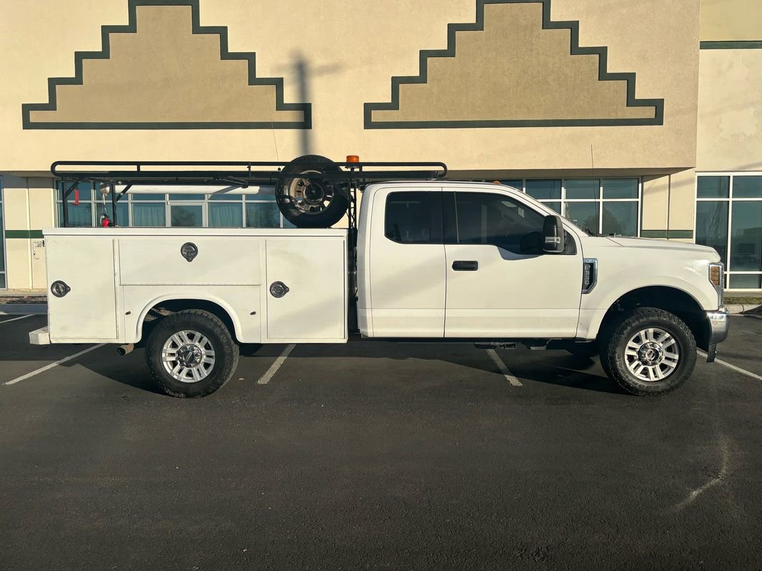Used 2018 Ford F350 XLT image 2