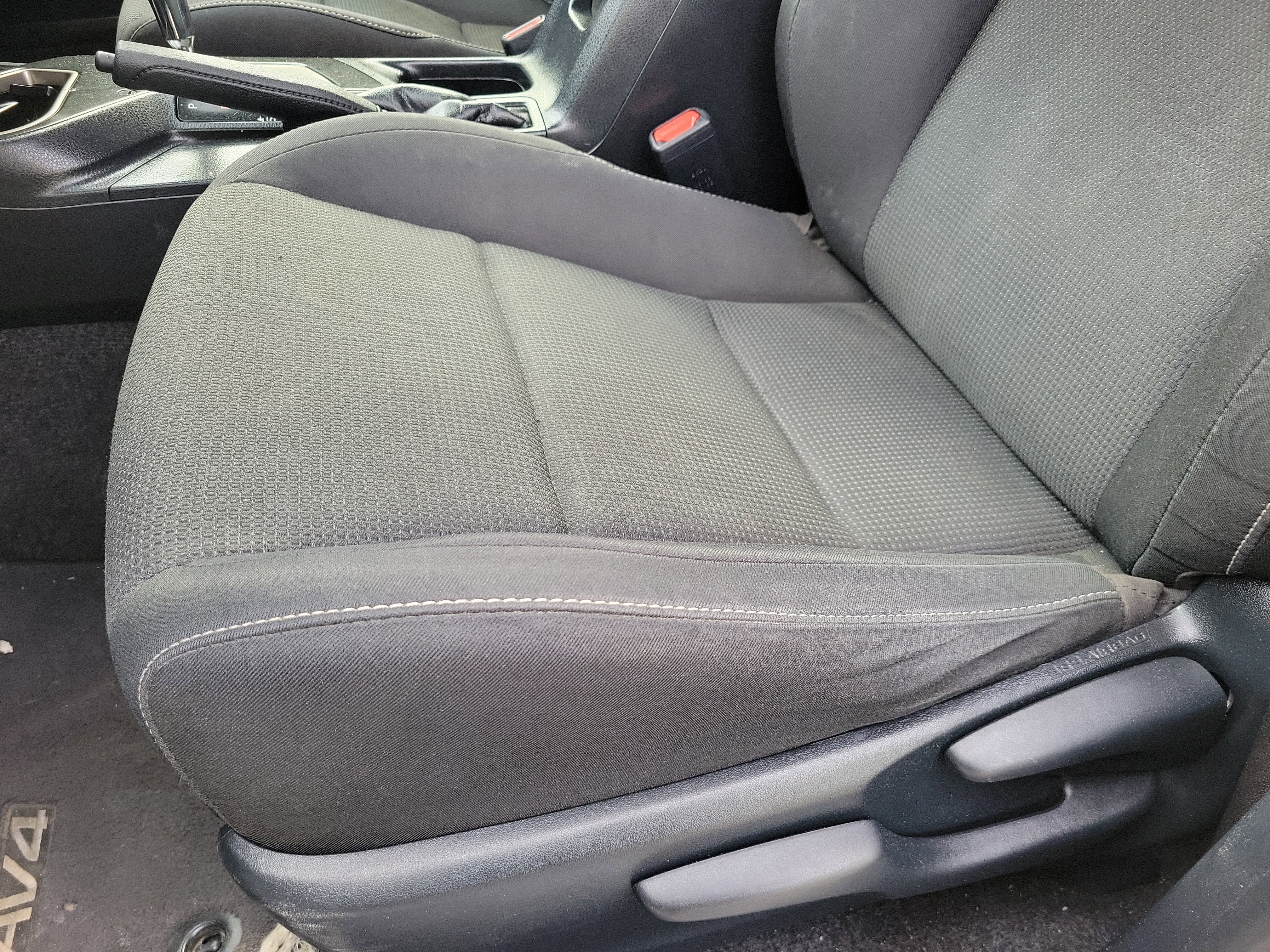 Used 2018 Toyota RAV4 XLE image 10