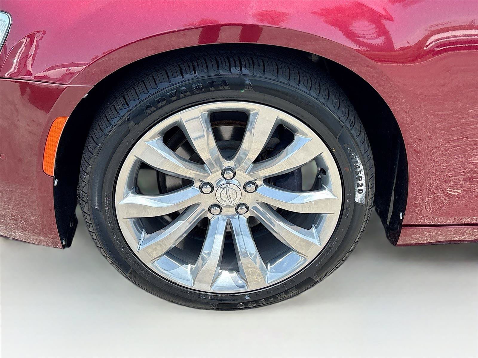 Used 2018 Chrysler 300 Limited w/ Safetytec Plus Group RWD image 32
