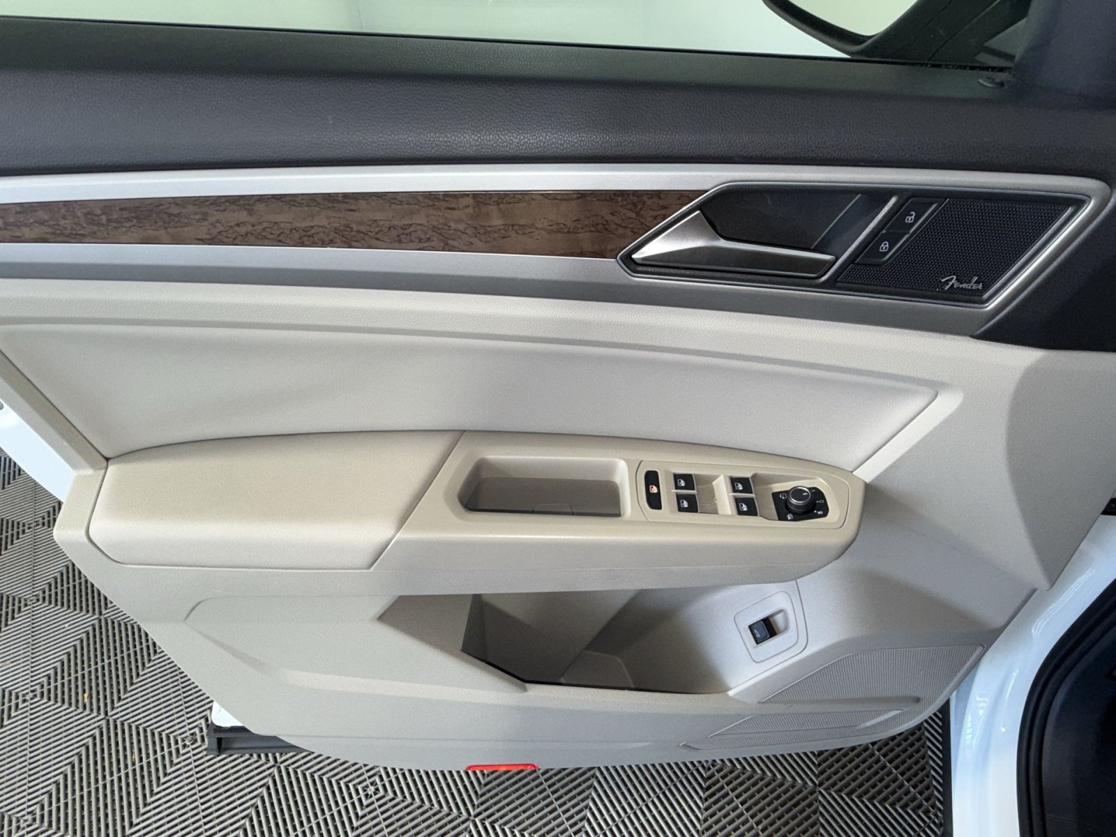Used 2019 Volkswagen Atlas SEL Premium AWD/4WD image 15
