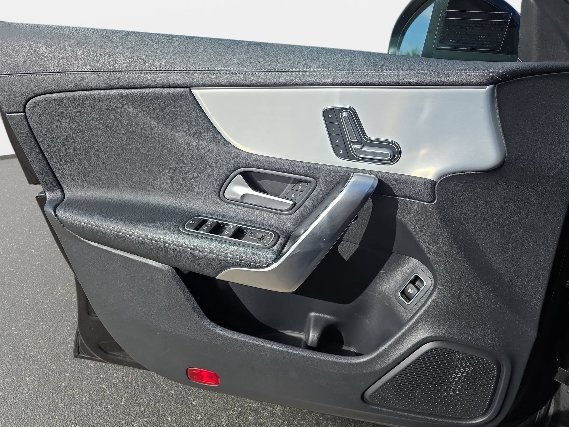 Used 2025 Mercedes-Benz CLA 250 image 25