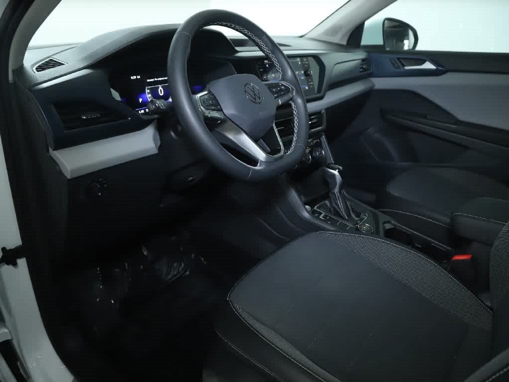 Certified 2023 Volkswagen Taos SE w/ Black Wheel Package AWD/4WD image 17
