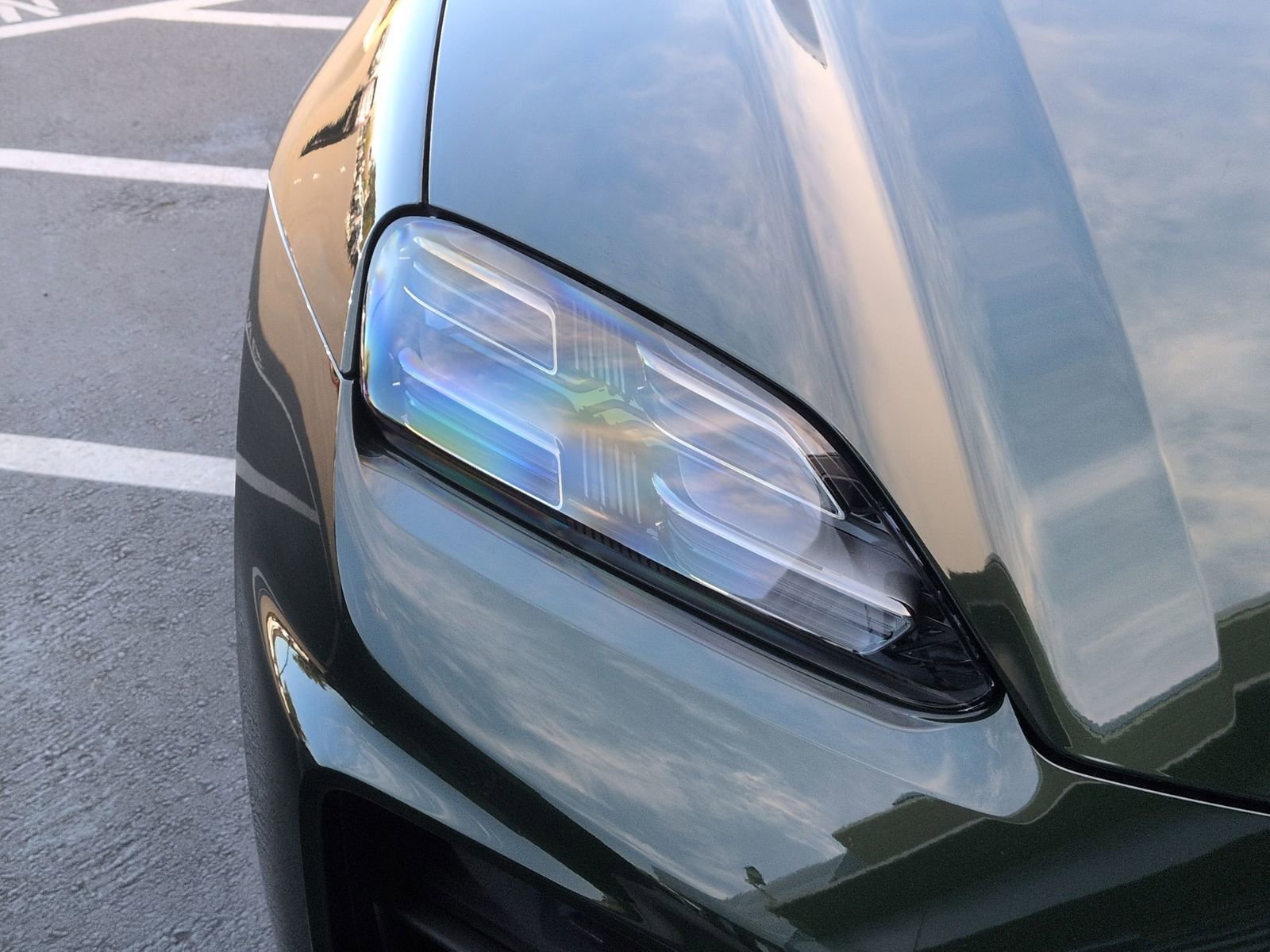 Certified 2025 Porsche Macan Electric image 11