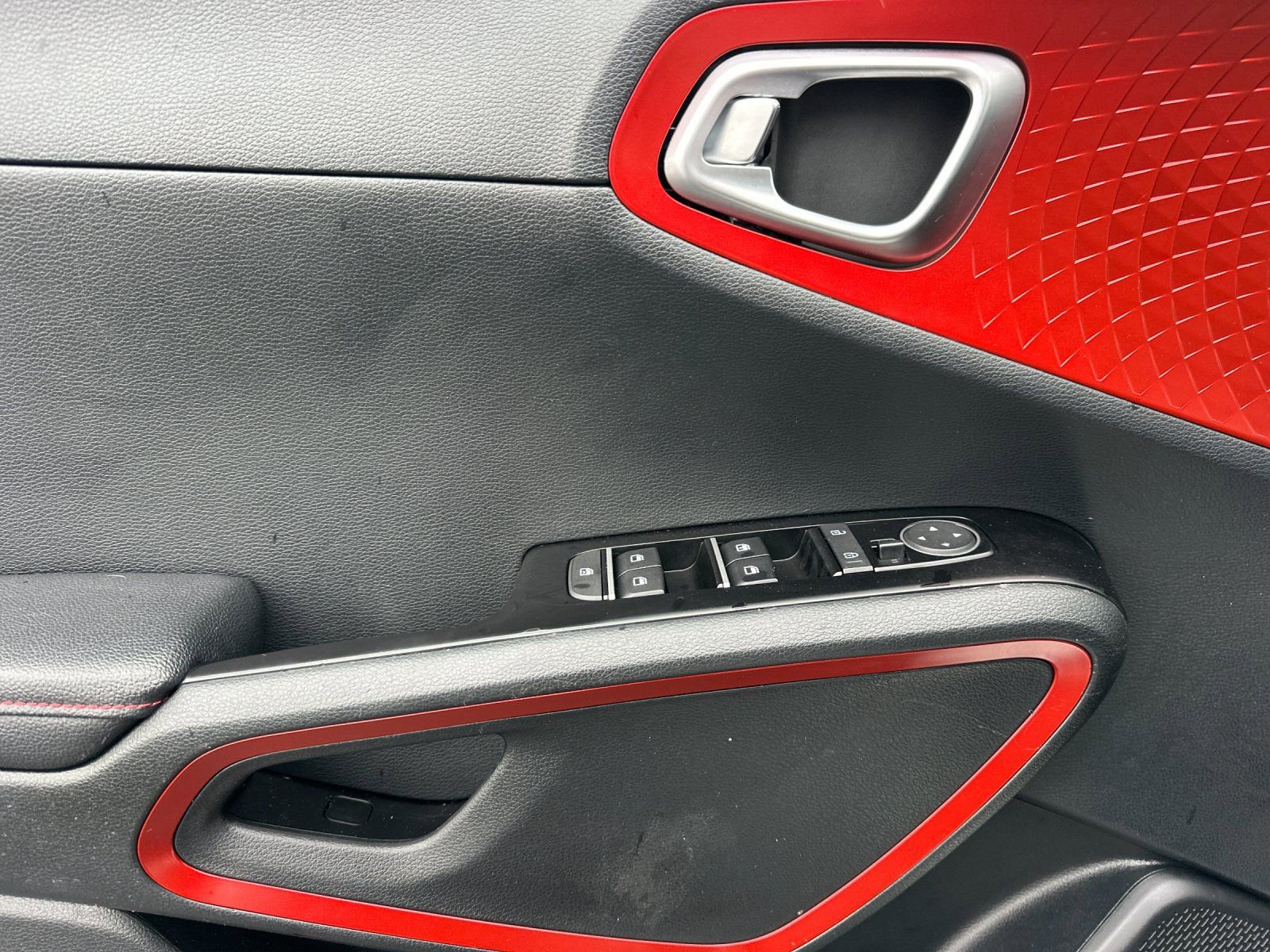 Used 2023 Kia Soul GT-Line image 11