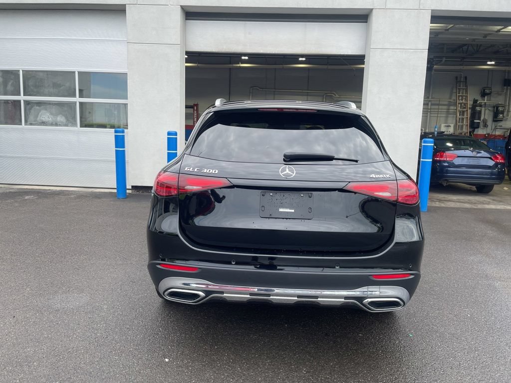 Used 2024 Mercedes-Benz GLC 300 4MATIC image 6