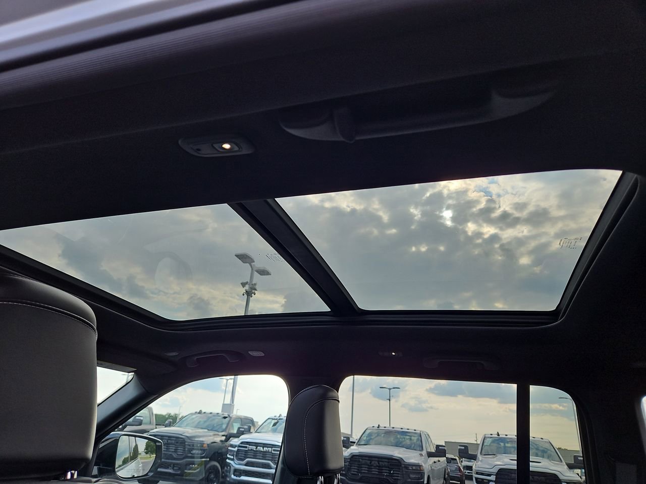 New 2024 Jeep Grand Cherokee Limited 4xe image 18