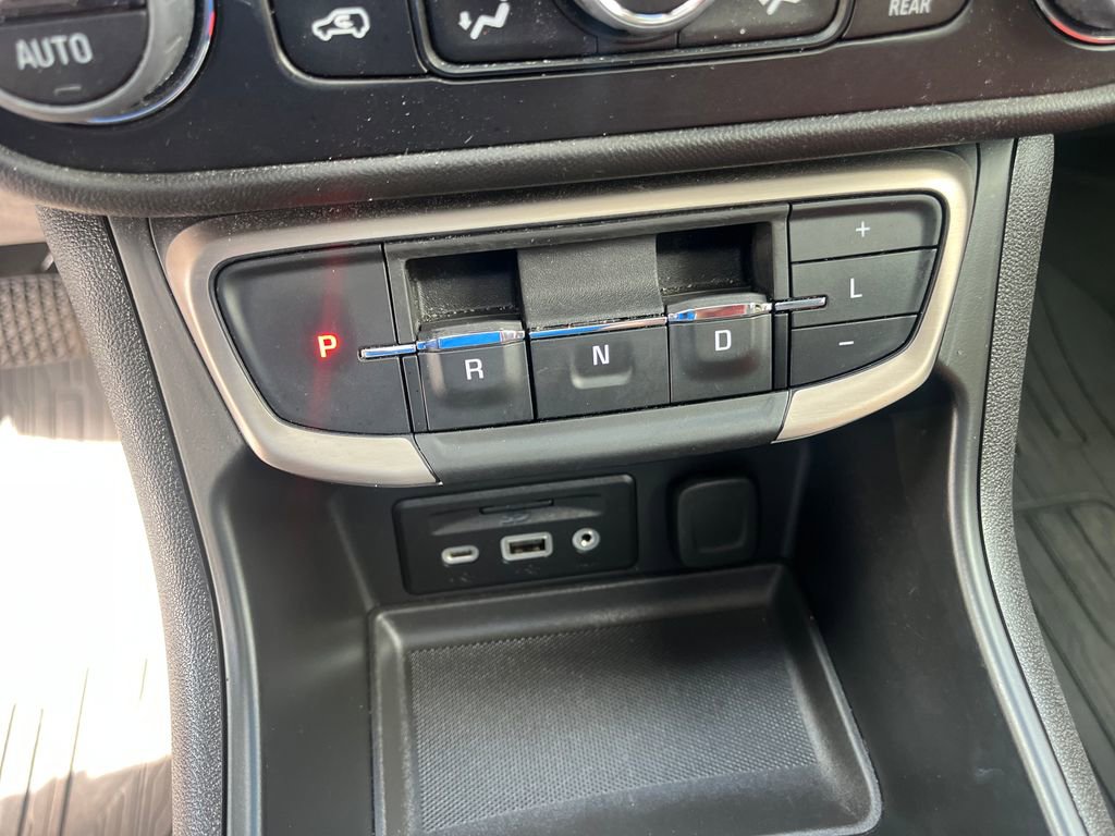 Certified 2024 GMC Terrain Denali w/ Denali Premium Package AWD/4WD image 27